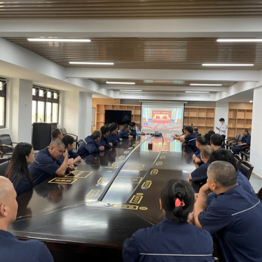 Z6尊龙凯时电气集团组织集中收看党的二十大开幕会盛况